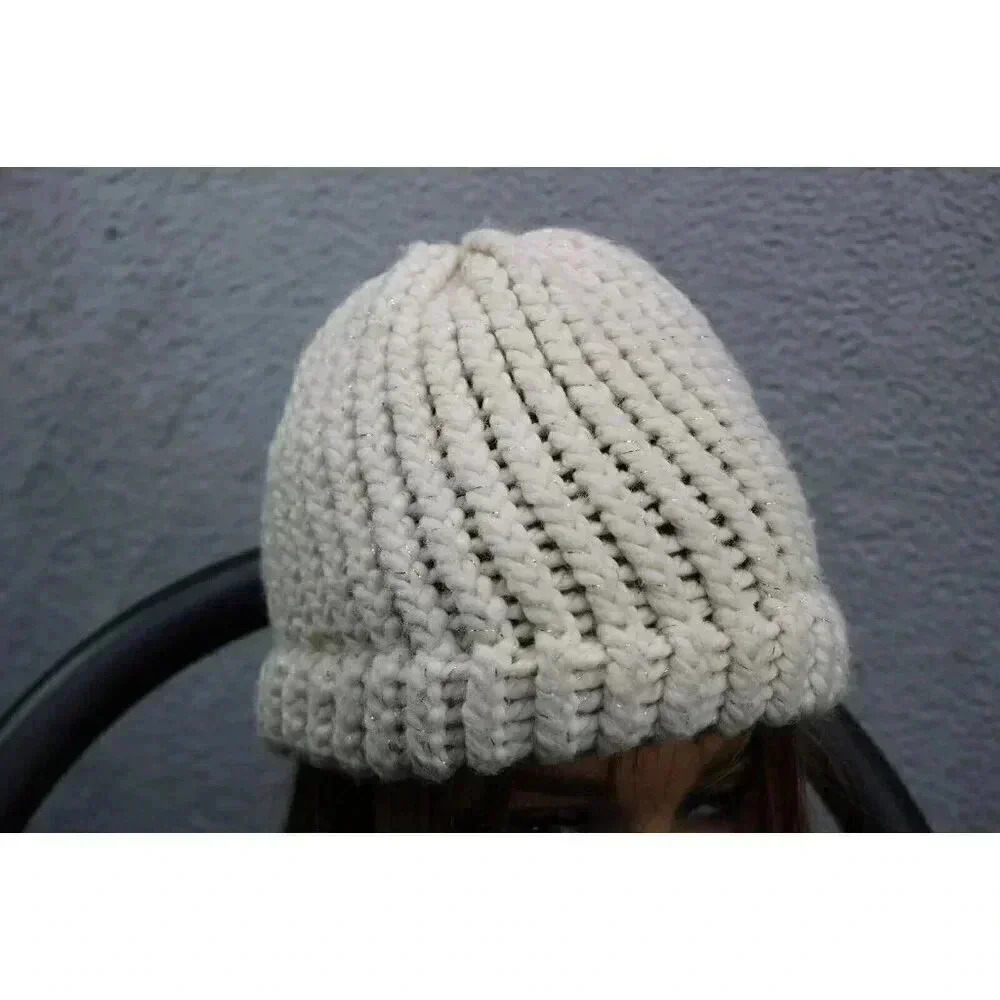Hand Crocheted Beanie-Ivory w/Gold-No Brand-No Tags‎